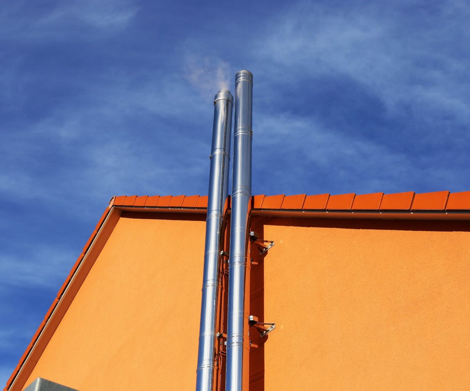 Industrie-Schornstein und Industrie-Anlagen